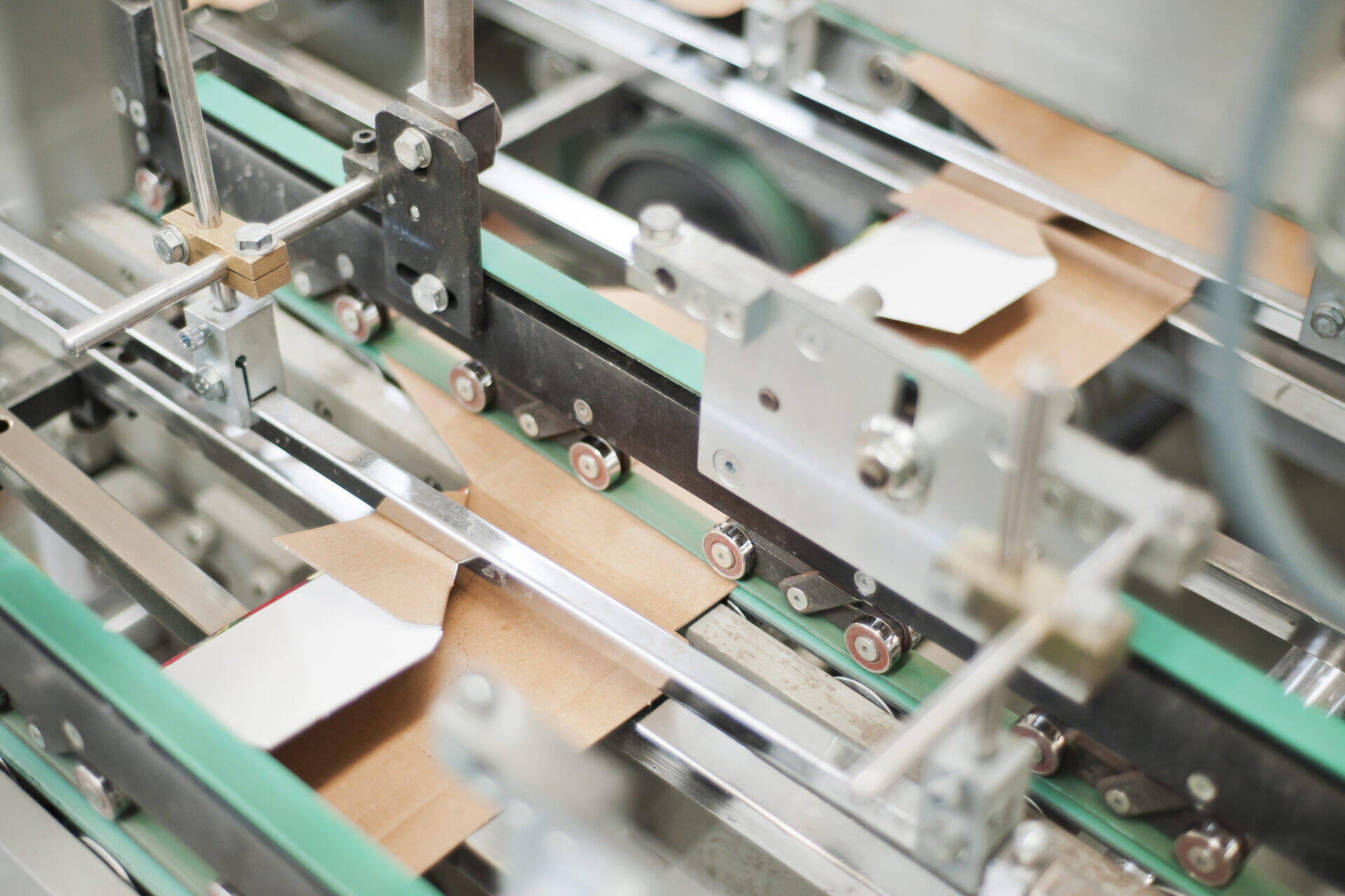 automated-cardboard-box-forming-machine-production-2026-01-08-00-20-21-utc.jpg.jpg