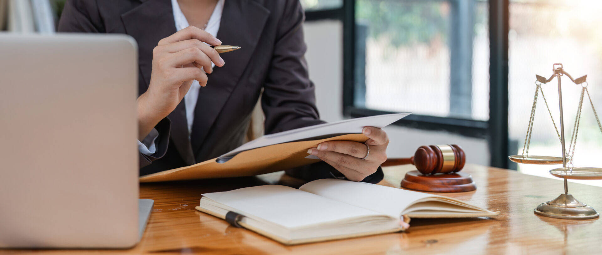 professional-legal-services-in-modern-business-wor-2026-09-21-12-09-36-utc.jpg