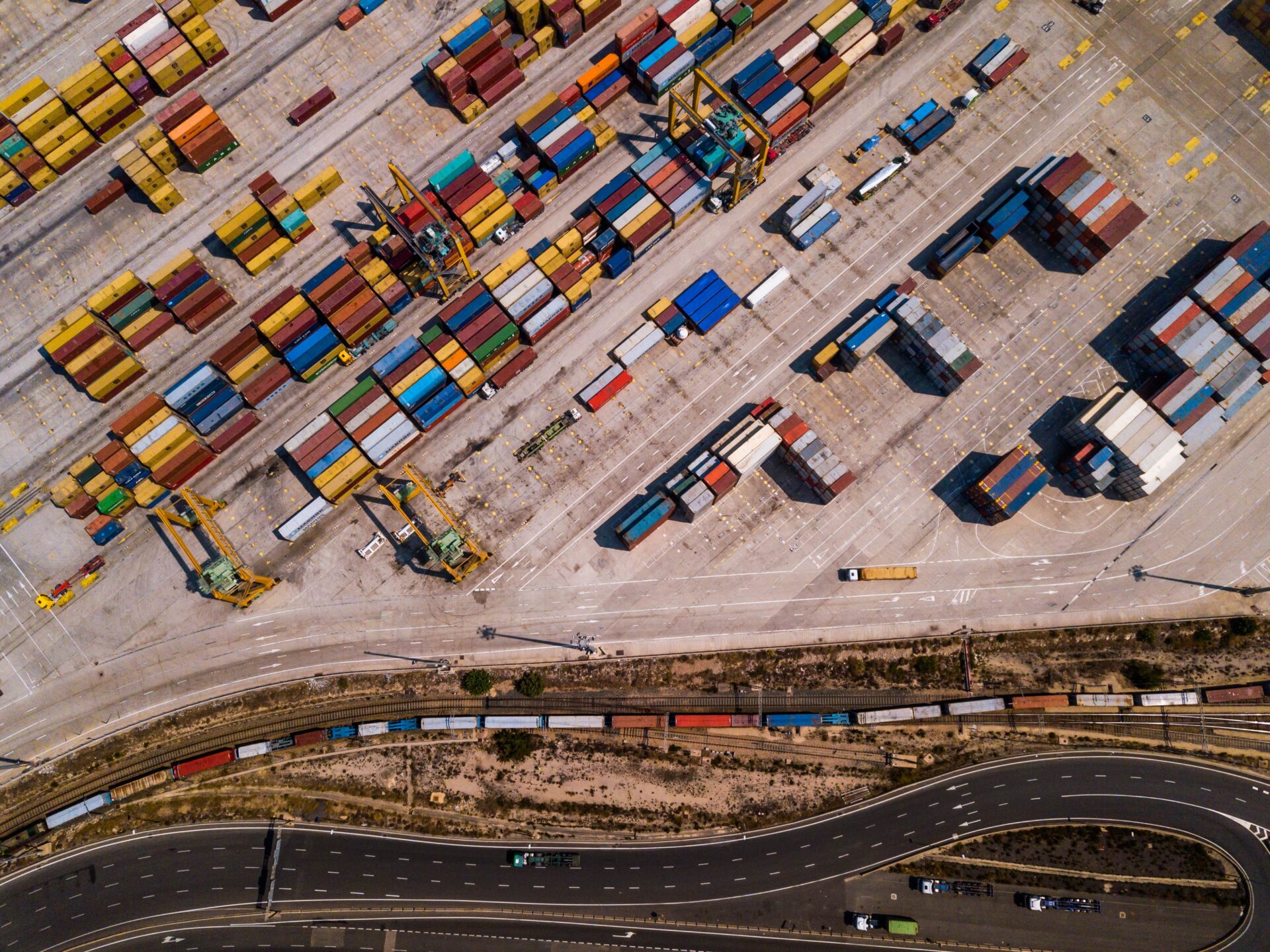 evolucion-y-situacion-actual-del-sector-logistico.jpg